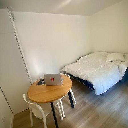 Studio Apartment In Париж Экстерьер фото